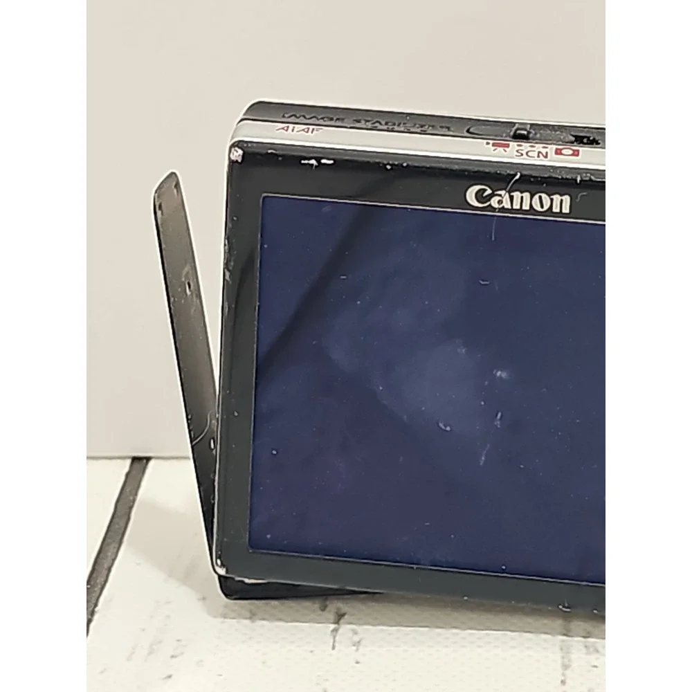 Canon PowerShot SD 870 IS Digital ELPH 8.0MP 3.8x Digital - Silver FOR PARTS